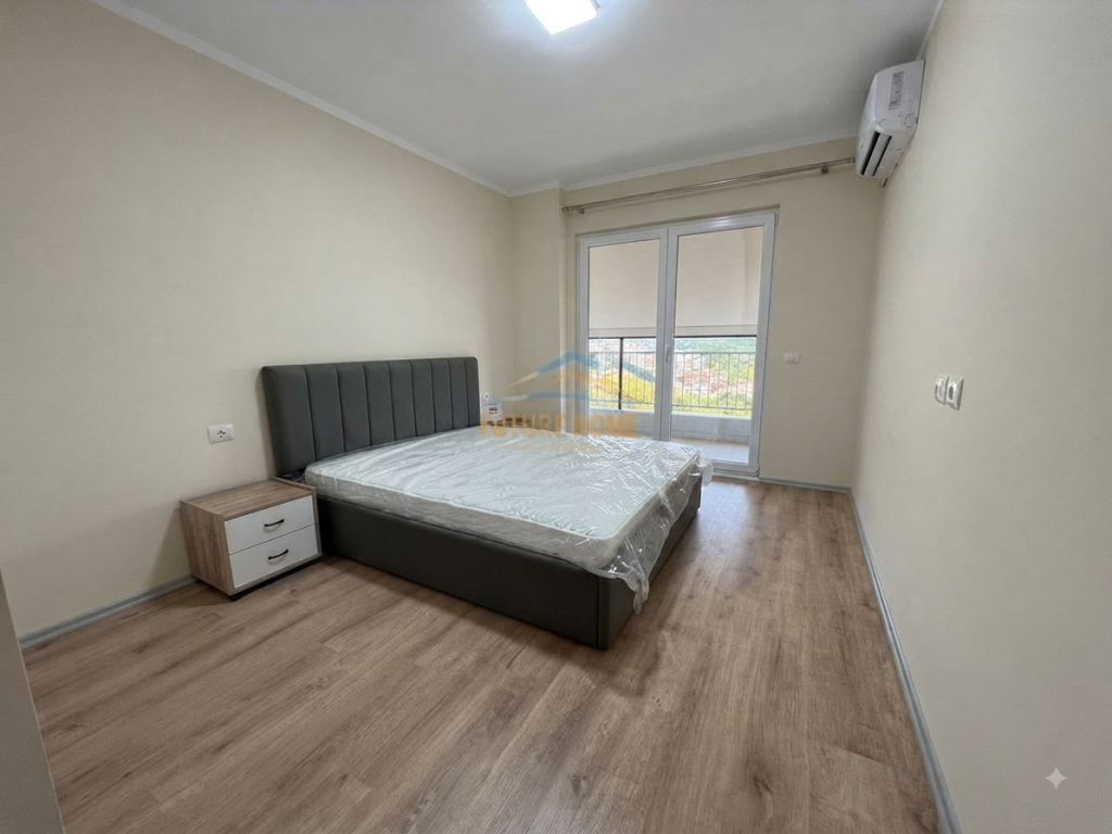 Affitto, Appartamento 2+1+2 +Deposito + Posto Auto, Kombinat, Tirana.