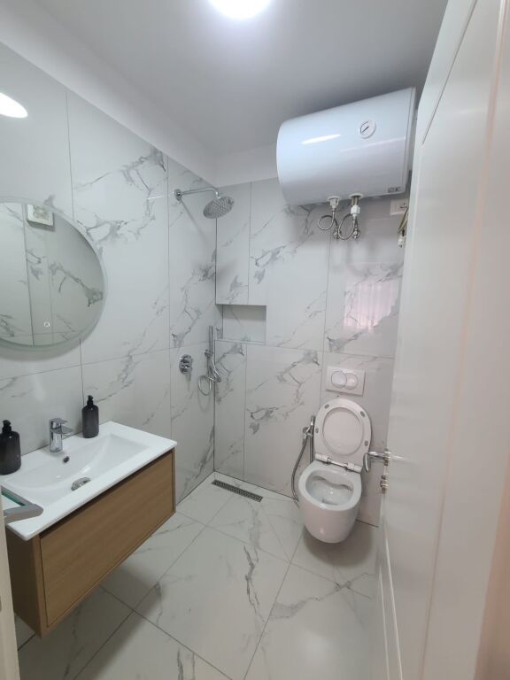 Apartament 2+1 me qira tek Pazari i Ri