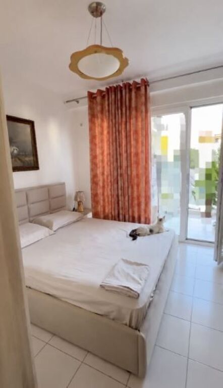 Shitet Apartament 1+1 Tek Qytet Studenti, prane Kompleks Ana   ID 5344