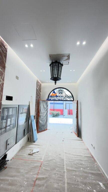 LOCALE COMMERCIALE IN AFFITTO 129 M2 " LAGO ASCIUTTO " 4000 EURO