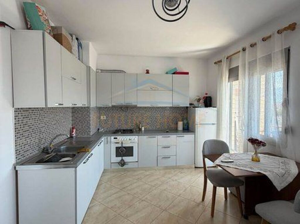 Shitet, Apartament 1+1, Rruga Teodor Keko, Unaza e Re