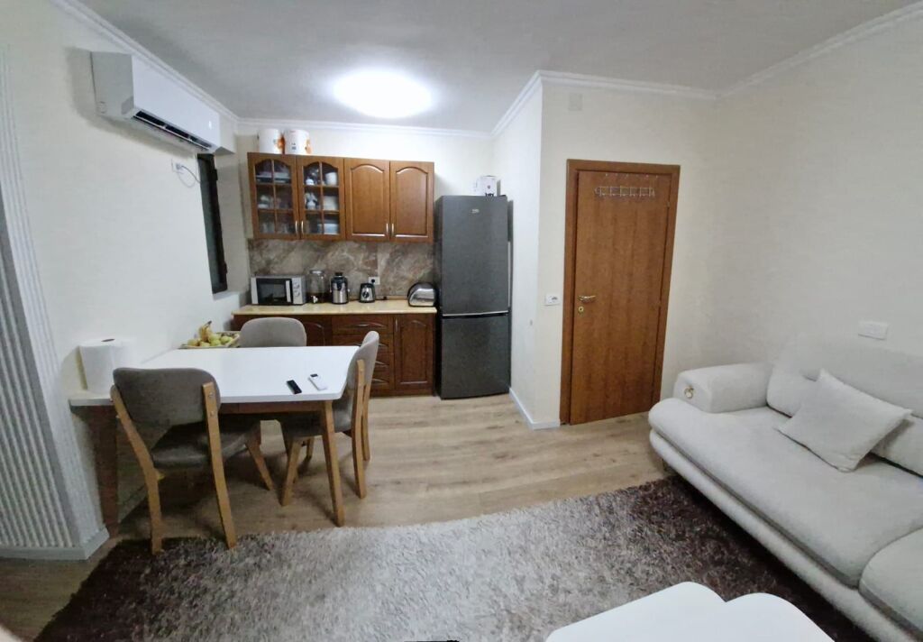 Jepet me Qira Apartament 1+1 – Bulevardi Bajram Curri