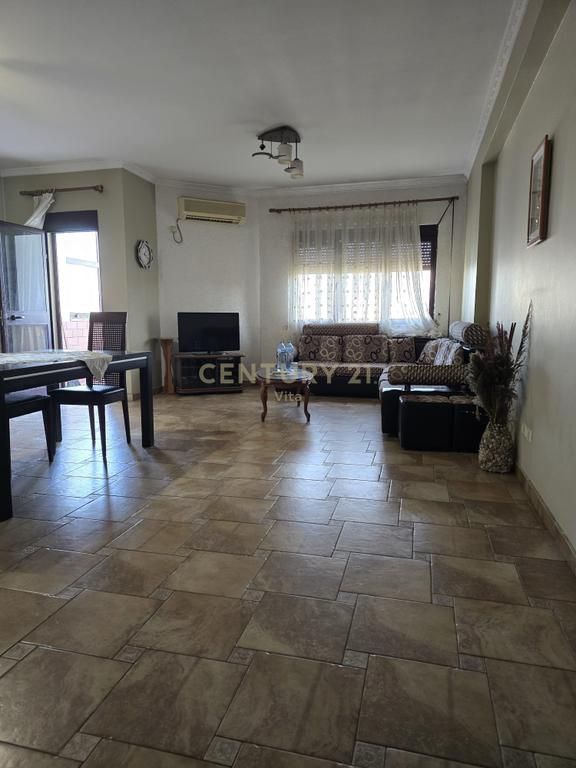 Apartament 2+1+2T për Shitje pranë Stadiumit në Durrës