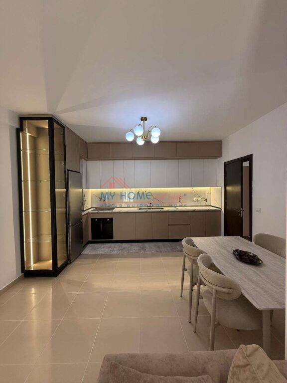 Apartament 2+1 me qira tek  Tregu Elektrik Tirane