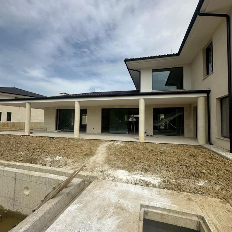 🏡 SHITET VILË LUKSOZE – VALLËS VIRIDI RESIDENCE, TEG