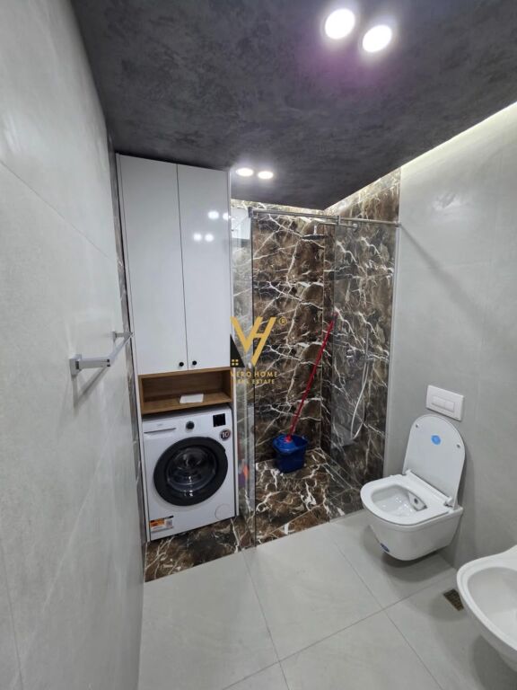 UFFICIO DI 75 M2 IN AFFITTO IN VIA KAVAJES 1.200 EURO