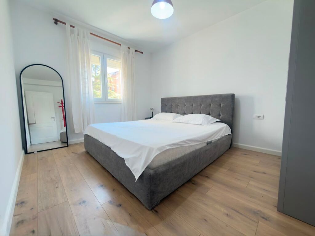 Apartament 1+1 per Qira tek Shallvaret!