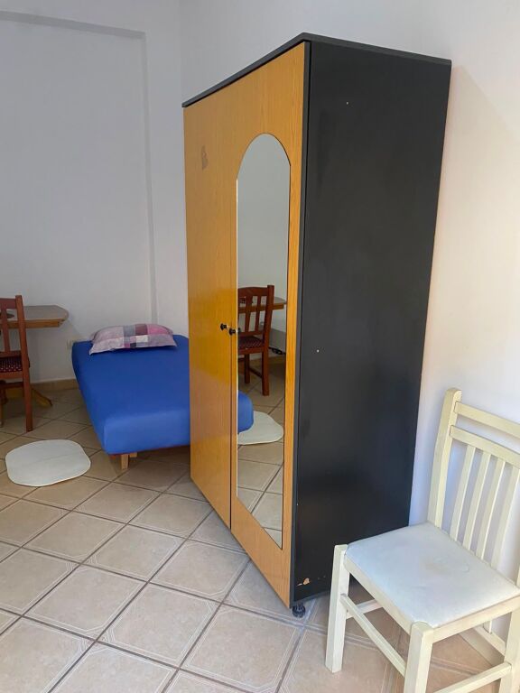 GARSIONERE 27000 LEKE.TREGU USHQIMOR,PALLATI ME SHIGJETA
