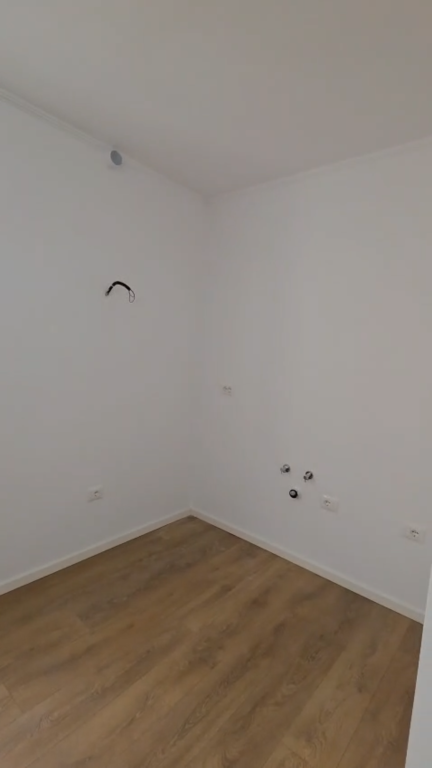 Apartament 1+1 per shitje Shkolla e Kuqe !