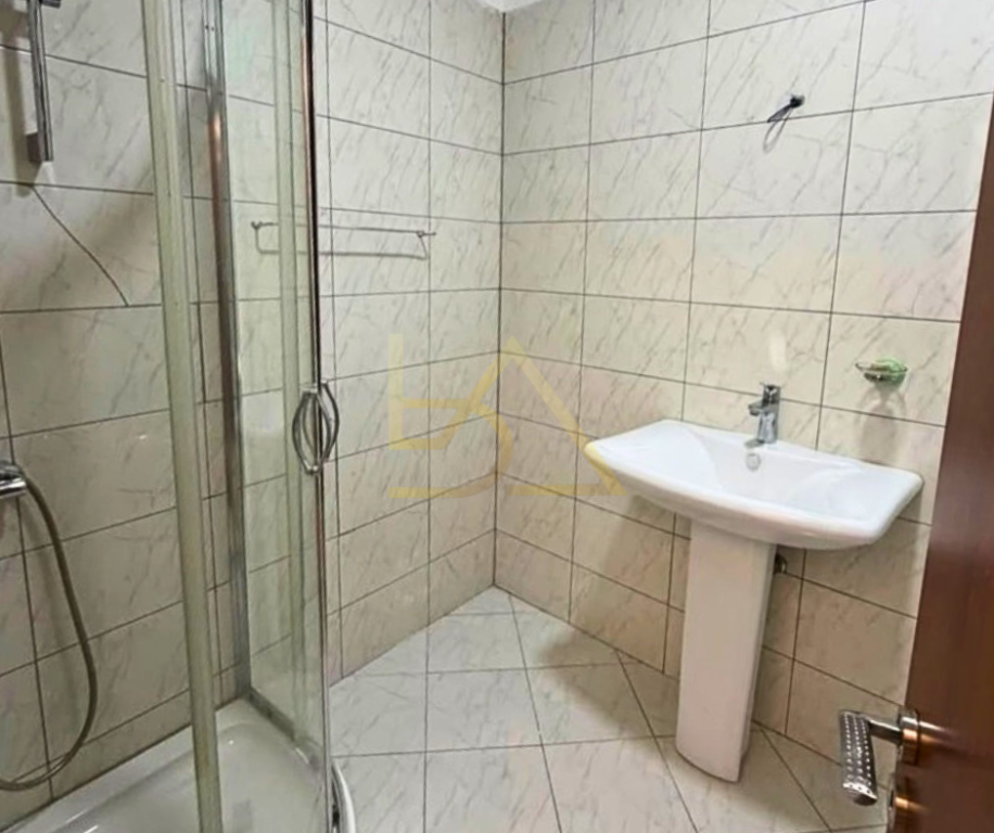 Apartament 2+1 për Shitje – Pazari i Ri, Tiranë