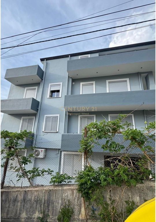 Apartament 2+1 me qira te Liqeni i Farkës