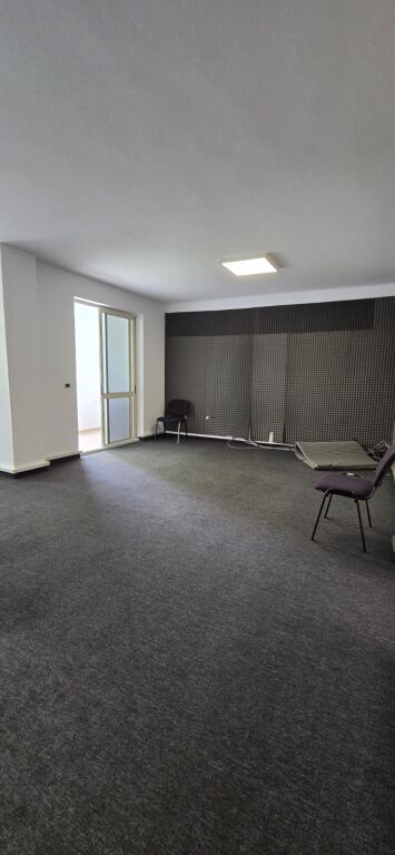 Ufficio in affitto vicino all'ex Blloku, vicino a Sky Towers.