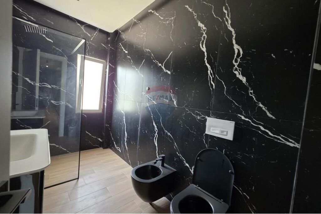 APARTAMENT LUKSOZ 1+1 PER QIRA TE LAKELAND!