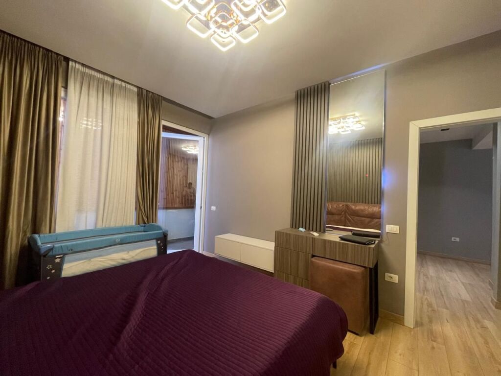 Apartament me qera 2+1 tek Golden Park perballe Spitalit Amerikan 3