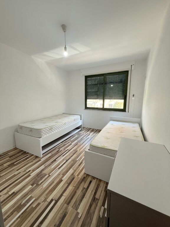 Apartament ne shitje 2+1 Komuna Parisit