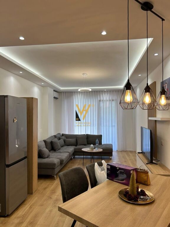 JEPET APARTAMENT 1+1+BLK ME QIRA NE QENDER 65.000 LEKE