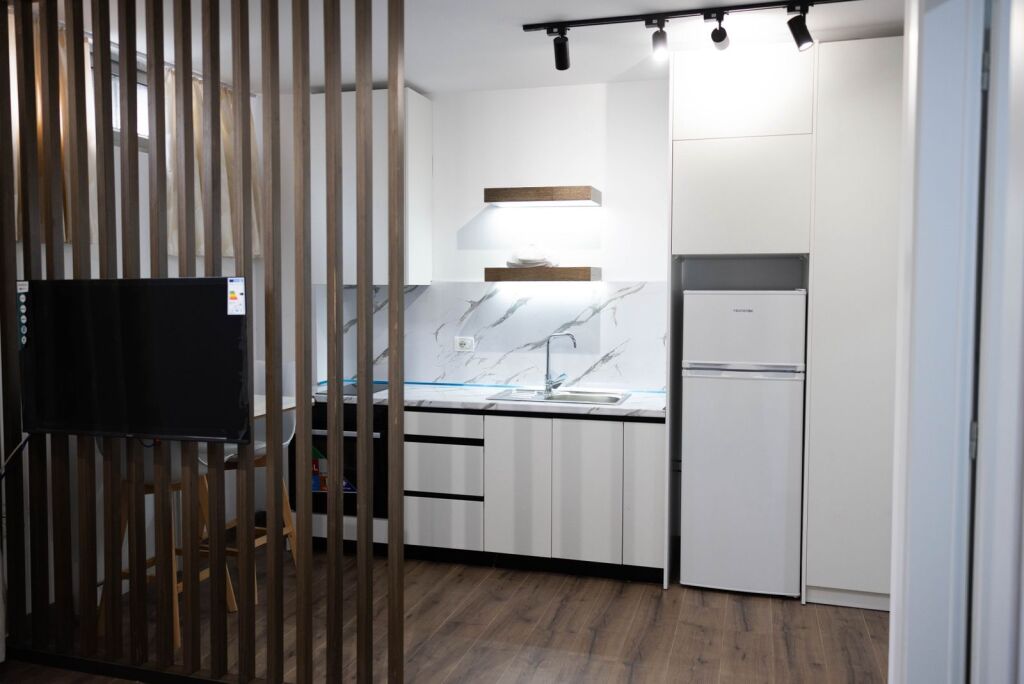 First time for rent: Studio apartment newly invested * *(📍Porcelan - near Tv Klan and EUROPEAN Faculty )* - Floor 1 - *300 €/Month* - Area 30 m²