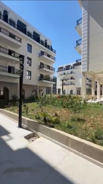 Shitet apartament 2+1