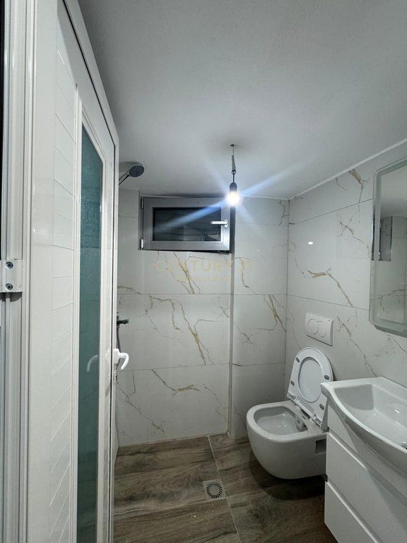 Apartament 2+1 me qira te Liqeni i Farkës