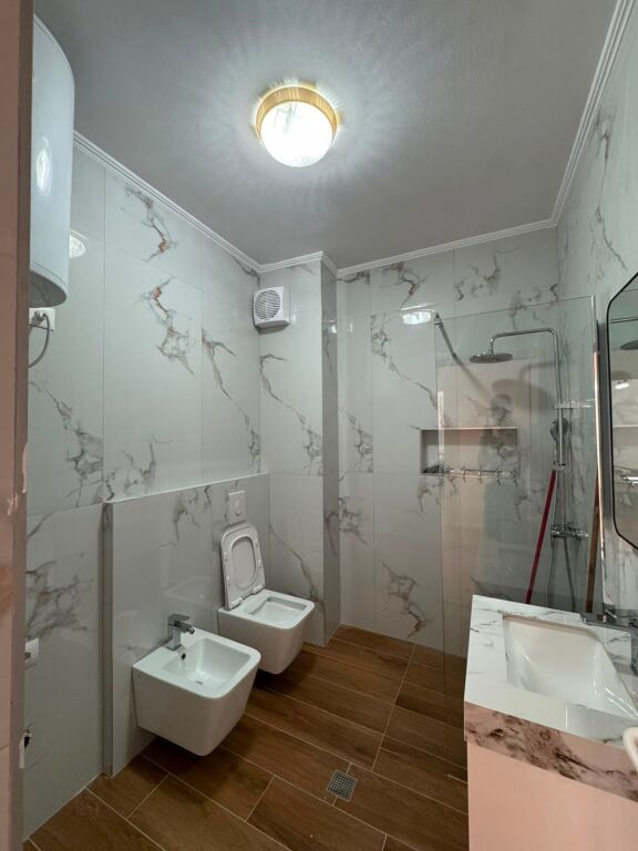 🏡 Shitet Apartament 2+1 + 2 Tualete – Pranë Kopshtit Zoologjik