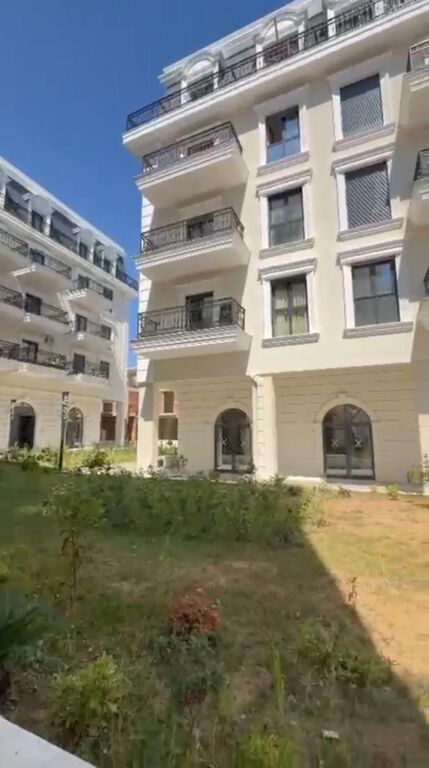 Shitet apartament 2+1