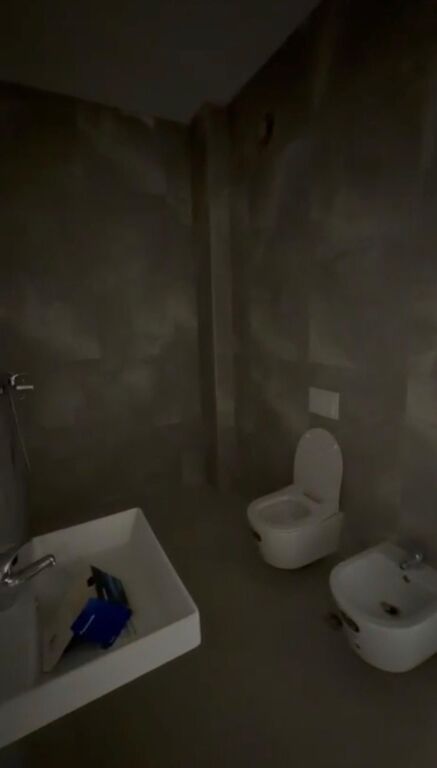 Shitet apartament 2+1