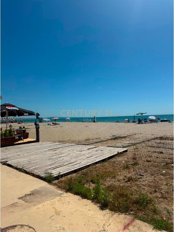 Ambient Komercial në Golem ,Durres - Mundesi e Shkelqyer Investimi !!!