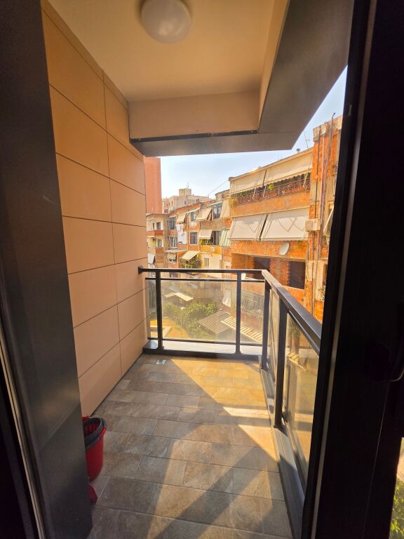 🏡 Ambient biznesi me qera  📍Komuna e Parisit, Rruga e Kosovarëve 💰Çmimi: 70.000 Lekë/Muaj