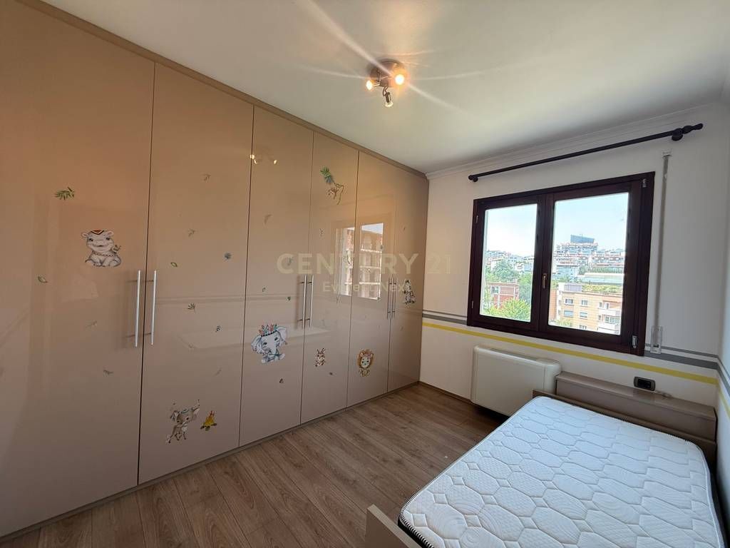 Apartament 2+1+ Parkim me Qira tek Kopshti Botanik