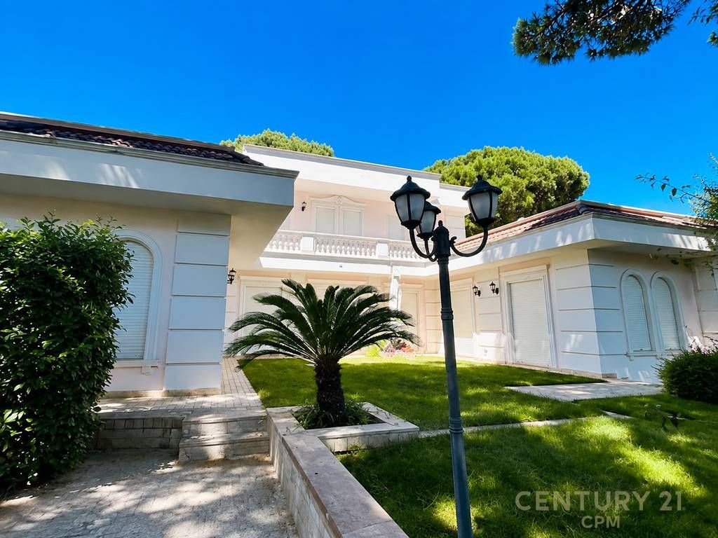 Villa in Vendita nella Baia di Lalzi, Durazzo - 1.100.000€ | 415 m²