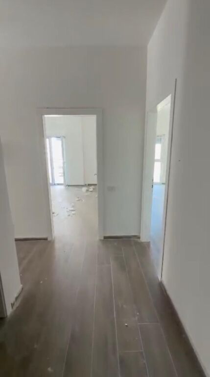 Shitet apartament 2+1