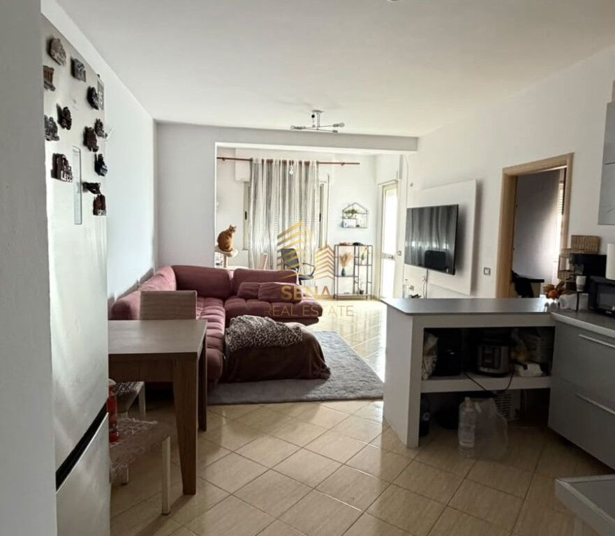 Rent, Apartment 1+1+Blk, Paris Commune, 55,000 Leke/Month