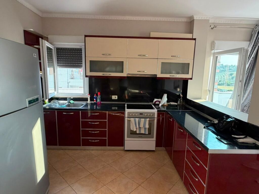 Appartamento 2+1+Posto Auto in vendita ad Astir, vicino a Pasticeri Nela 5, Yzberisht.