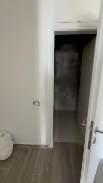 Shitet apartament 2+1