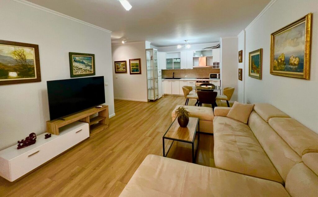 Jepet apartament 1+1 me qira tek Rruga Mustafa Matohiti , Piramida , Rruga e Elbasanit .