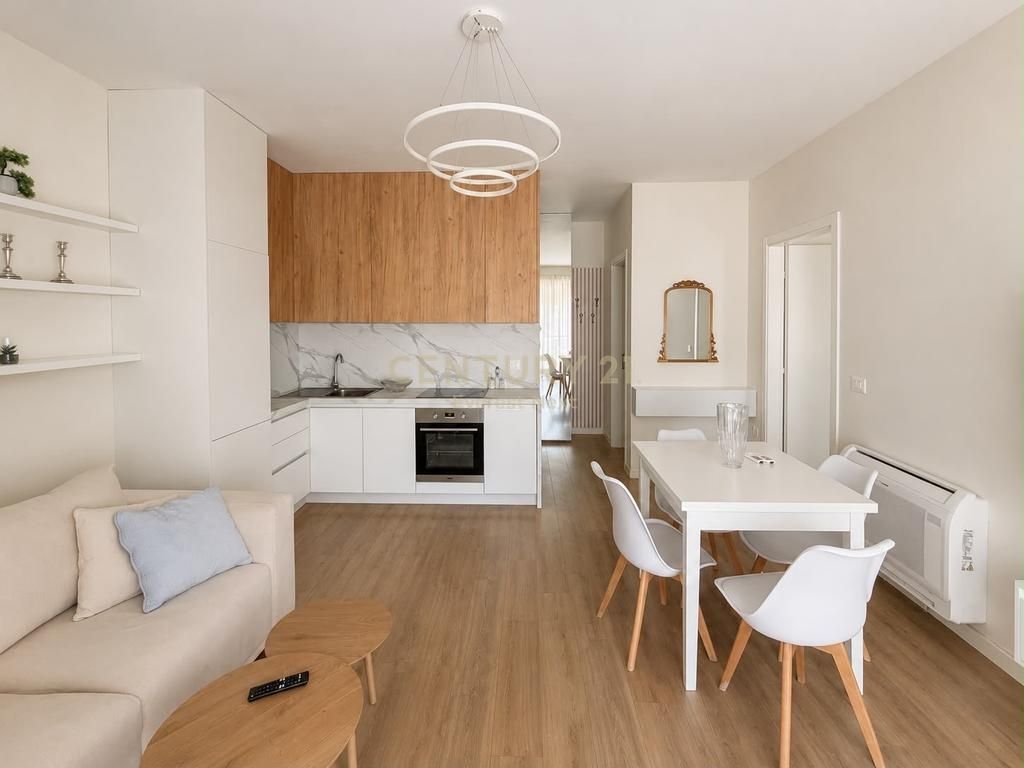 1+1 APARTMENT FOR RENT IN THE CENTER – BARRICADES STREET