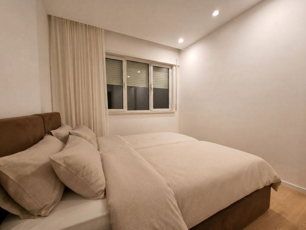 Qira, Apartament 3+1+2, Liqeni i Thatë, Tiranë