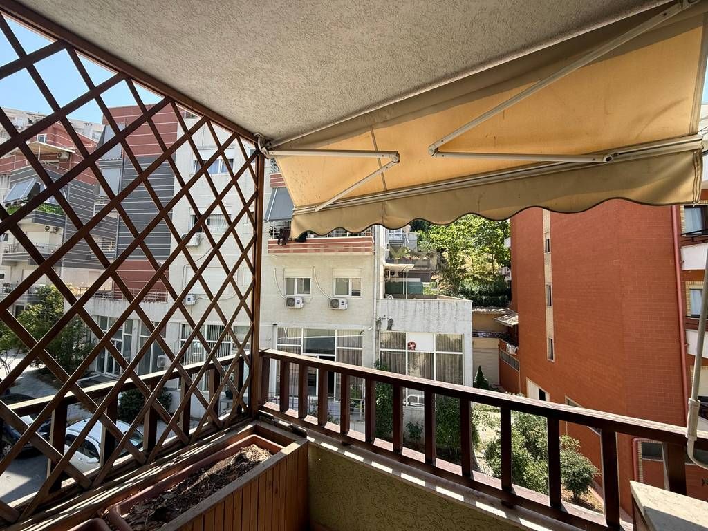 Apartament 2+1+ Parkim me Qira tek Kopshti Botanik