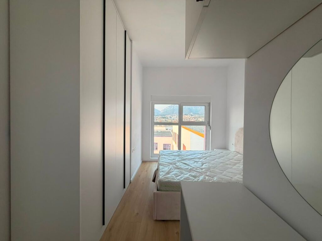 IN AFFITTO – Super Prezzo: 2+1 + 1 Posto Auto 📍Ali Demi - Residenza Kadiu || 50.000 Lek/Mese - Edificio A.2026 ✨️ - 9° Piano - 80m² - (100% Mai Abitato, Nuovissimo) 🔥☄