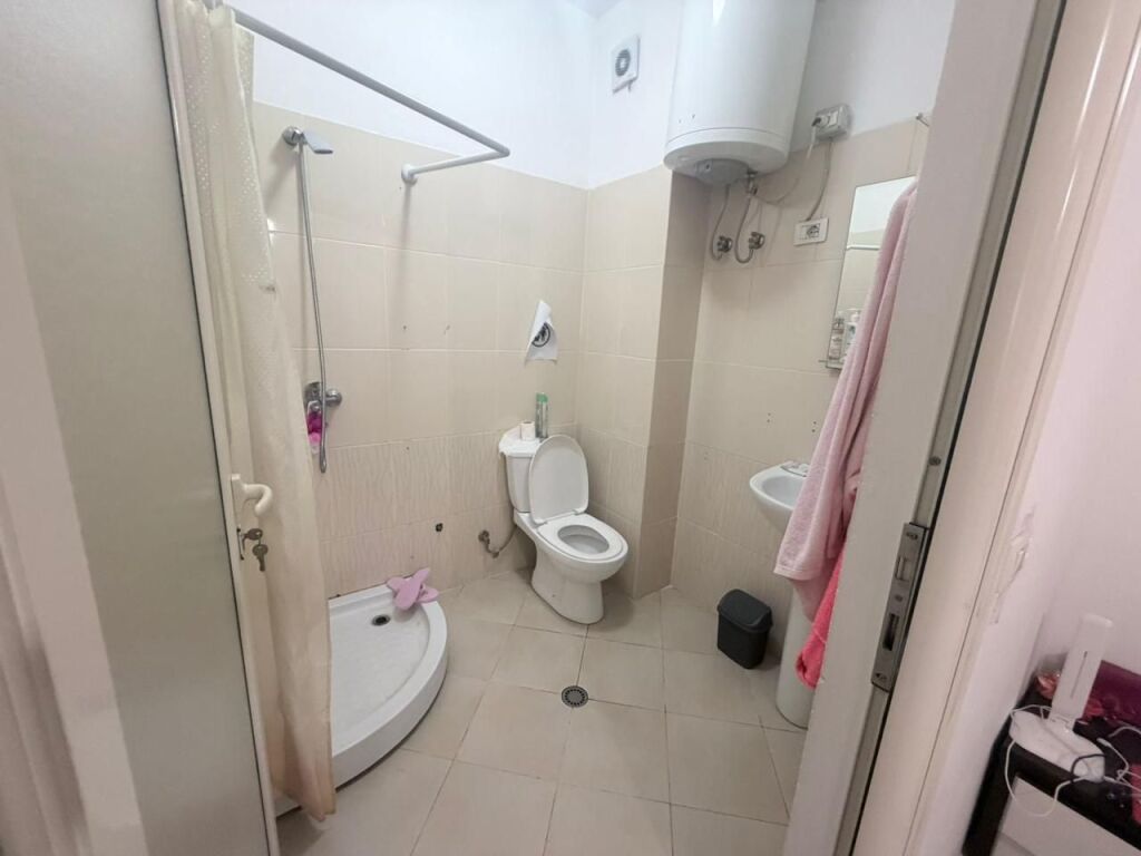 We sell a 2+1 adopted into 3+1 in Zogu i Zi