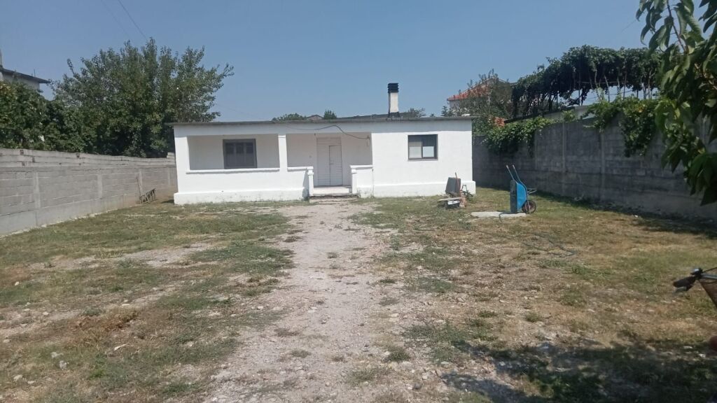 Casa Privata in Vendita 3+1, 142 m2 + 500m2 cortile Via Et'hem Kazazi, Scutari, con Atto di Proprietà, recentemente rivalutata. 125 milioni lek trattabili
