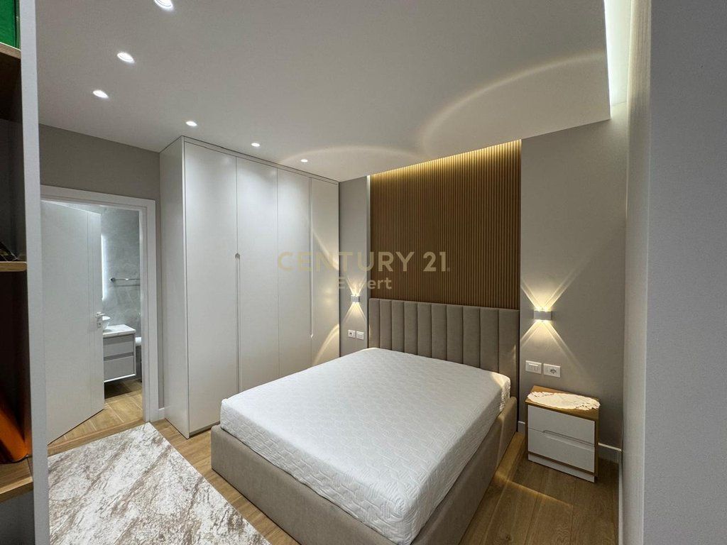 VENDIAMO APPARTAMENTO 1+1+2 IN GOLDEN PARK 3 TIRANA!