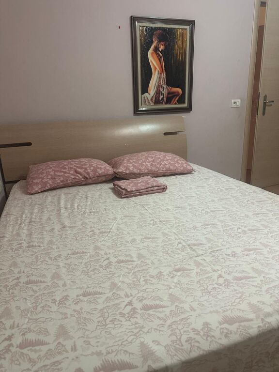 APARTAMENT 2+1 ME QERA ZONA SIPER KRISTALIT