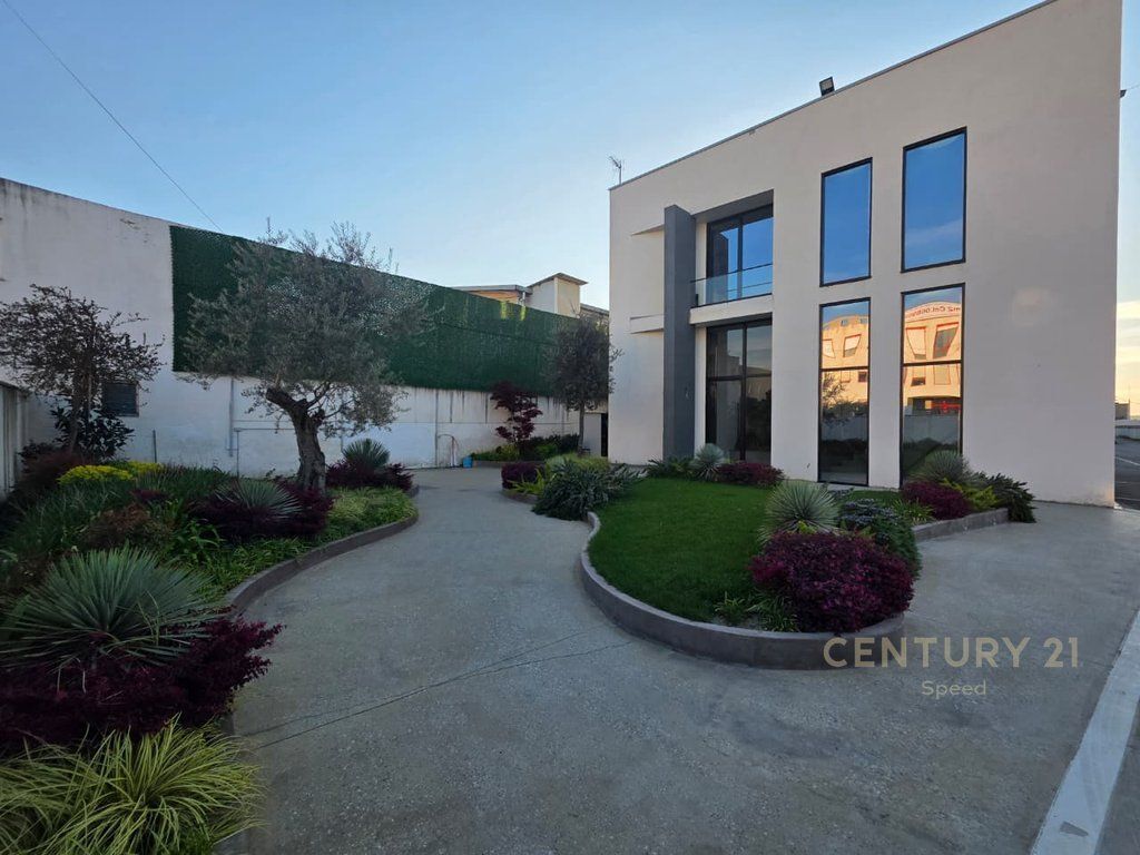 Commercial Property for Rent near QTU, Office+Warehouse