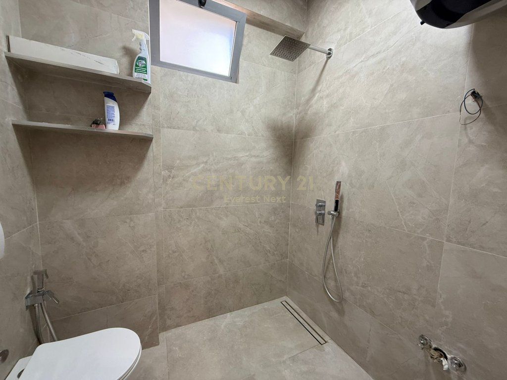Apartament 2+1 per Qira tek Liqeni Thate!!
