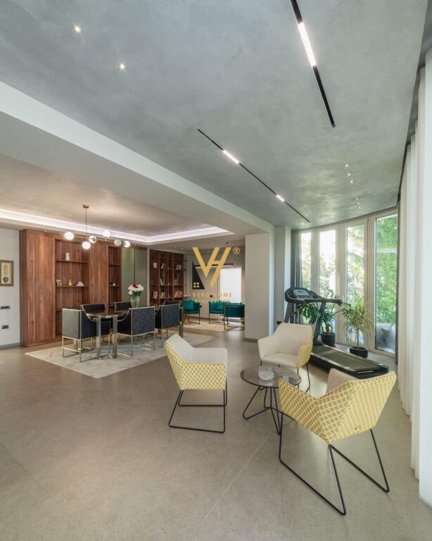 VILLA SU TRE PIANI IN AFFITTO AL LAGO ASCIUTTO 12.000 EURO