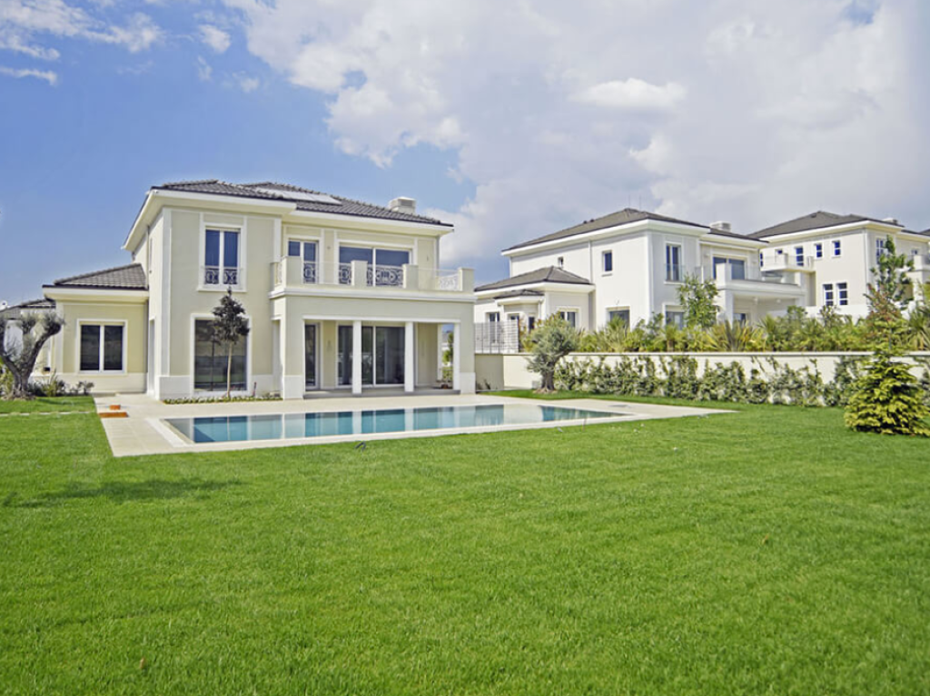 🏡 LUXURY VILLA FOR SALE WITH POOL – ROLLING HILLS 2