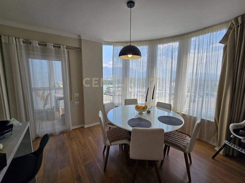 Apartament 2+1+2 per shitje te Kopshti Botanik, Xhamia