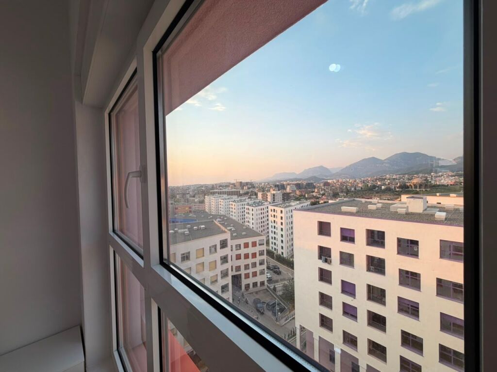 IN AFFITTO – Super Prezzo: 2+1 + 1 Posto Auto 📍Ali Demi - Residenza Kadiu || 50.000 Lek/Mese - Edificio A.2026 ✨️ - 9° Piano - 80m² - (100% Mai Abitato, Nuovissimo) 🔥☄