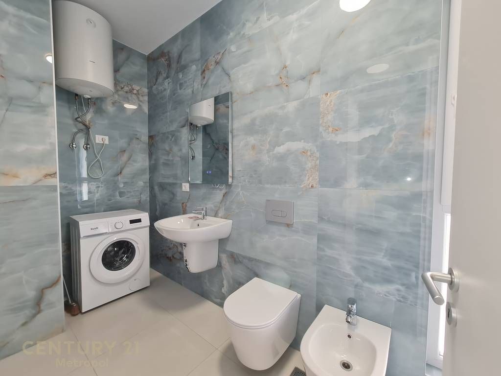 FOR RENT APARTMENT 2+1+2 NEWLY FURNISHED IN AURA-LAPRAK COMPLEX! 850 € /Month 80,000 Lek /Month